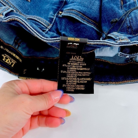 Lucky & Blessed Mid-Rise Dark Mid Wash Boyfriend Denim size 2 NWT - Picture 8 of 12
